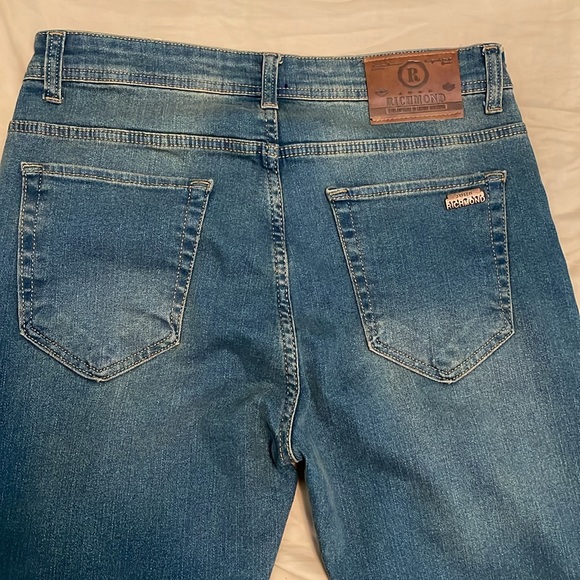 JOHN RICHMOND SLIM STRAIGHT DENIM labeled size 36x31 (waist measurement is 16”) - Picture 7 of 12